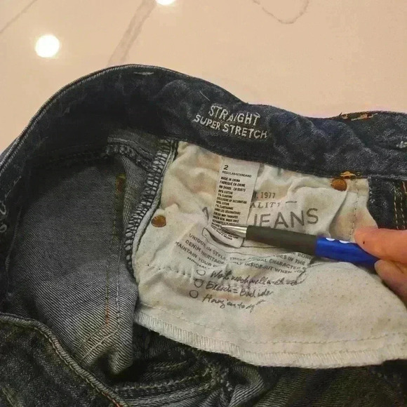 American Eagle Outfitters Womens Straight Super Stretch Distressed Jeans Size 2 - Picture 11 of 11